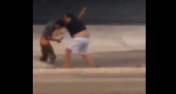 Vídeo: com faca e porrete, morador de rua e motorista brigam em São Luís
