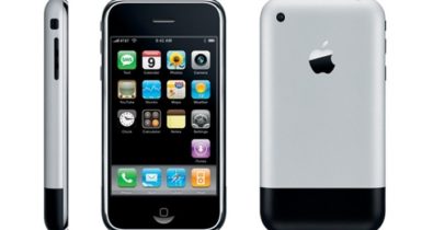 Primeiro smartphone Iphone completa 14 anos