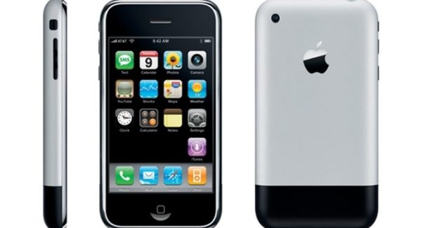 Primeiro smartphone Iphone completa 14 anos