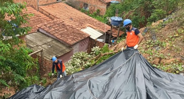 Chuvas: Defesa Civil corre para reforçar encostas