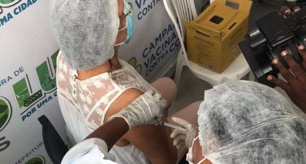 80 mil idosos vão ser vacinados na 2ª fase