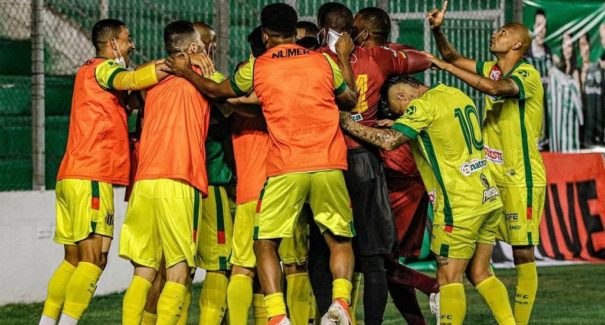 Dez jogos de invencibilidade e vitórias marcantes: a campanha do Sampaio como visitante na Série B