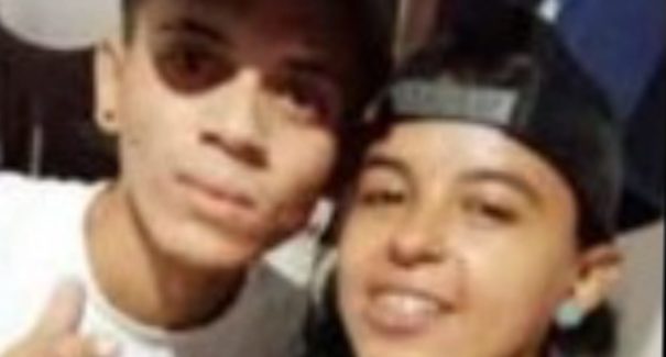 Casal de jovens é executado dentro de casa