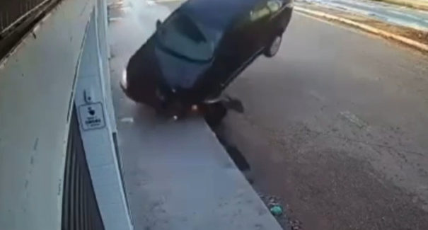 Vídeo: Motociclista morre em acidente próximo ao Terminal da Cohab