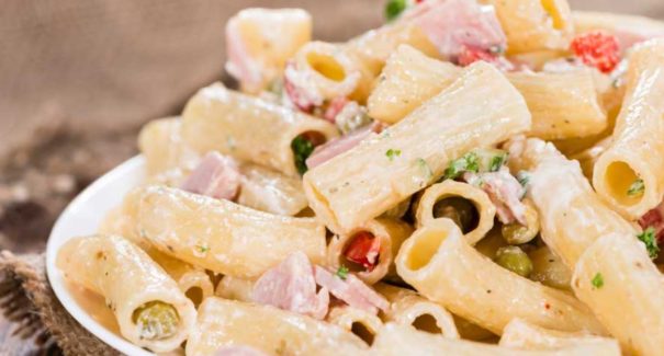 Macarronese saborosa para jantarzinho com família e amigos