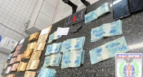 Homem é detido com mais de R$ 18 mil