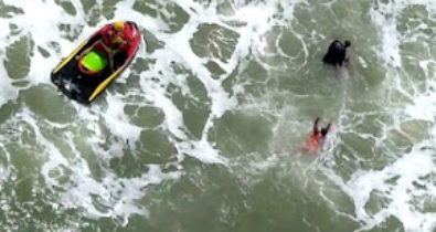 VÍDEO: Três pessoas são vítimas de afogamento na Praia do Calhau