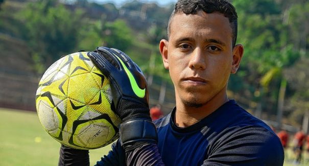 Goleiro Matheus Lopes chega para reforçar Moto Club