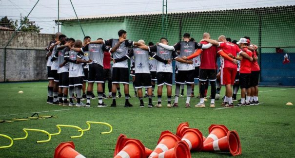 Imperatriz finaliza pré-temporada e viaja para estreia no Maranhense