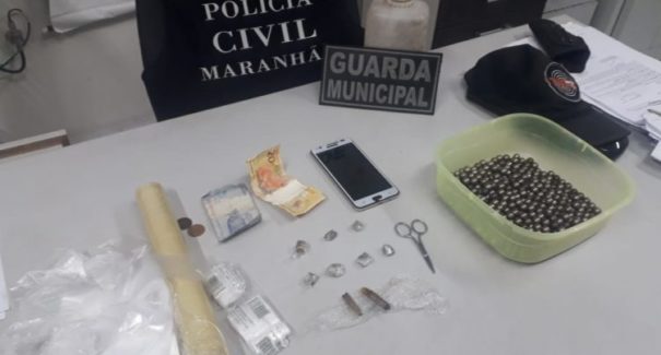 Mulher é presa por suspeita de tráfico de drogas em São José de Ribamar