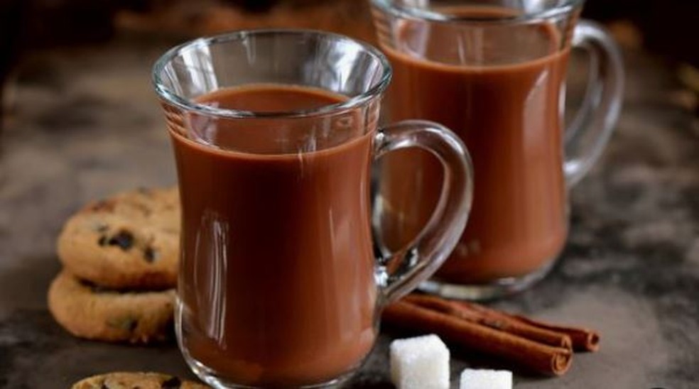 Confira 3 bebidas quentinhas que caem bem no clima chuvoso