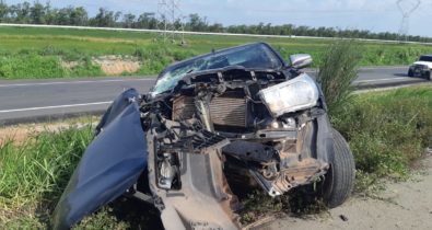 Secretário de Educação de Rosário sofre acidente contra caminhão