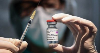 Cientista de Oxford descarta relação da vacina da AstraZeneca com trombose