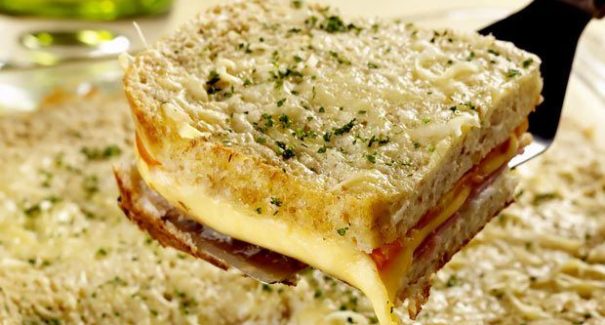 Saiba como fazer sanduíche de forno cremoso