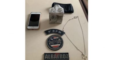 Dois suspeito de tráfico de drogas são presos no Alto do Calhau e São Francisco