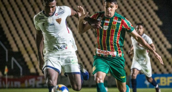 Moto se destaca, mas não evita derrota do Sampaio para o Fortaleza pela Copa do Nordeste