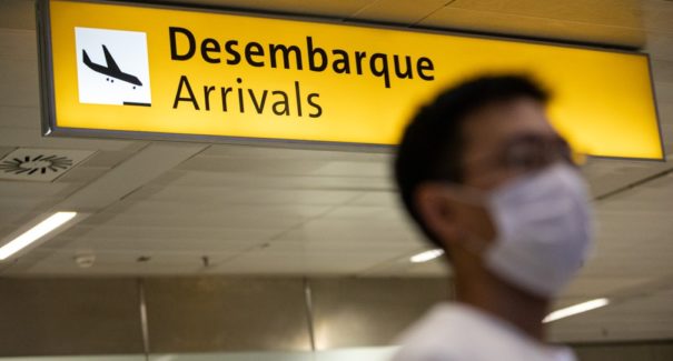 Alguns tipos de máscaras serão proibidos em voos nacionais, decide Anvisa