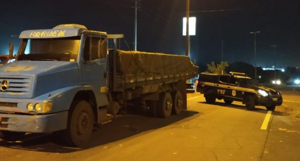 Carga irregular de álcool em gel vencido é apreendido na BR-135