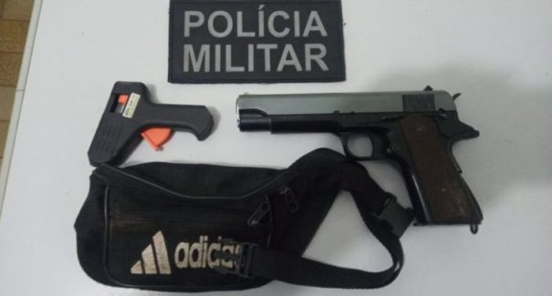 Presos dois suspeitos de praticarem assaltos com arma falsas