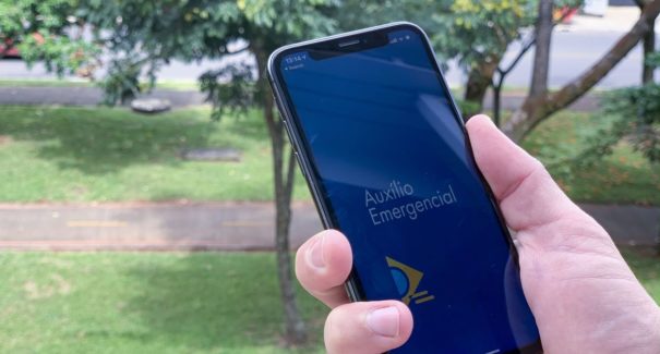 Trabalhadores nascidos em outubro podem sacar auxílio emergencial
