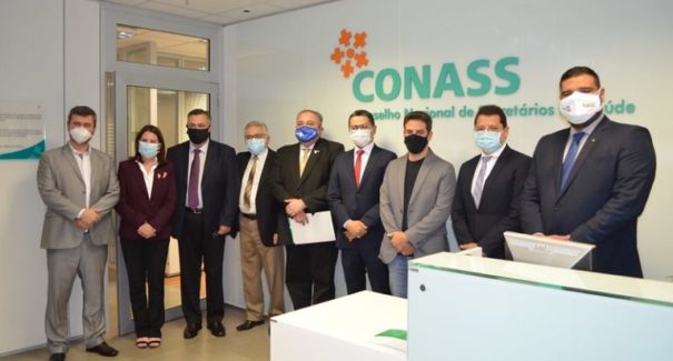 Em posse, Carlos Lula convoca defesa do SUS