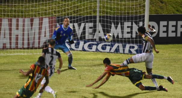 Sampaio sai atrás, mas busca empate com ABC-RN pelo Nordestão