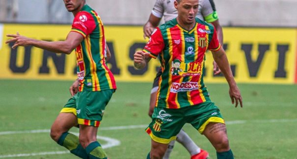 Sampaio leva três gols em sete minutos, perde para o Ceará e está fora do Nordestão