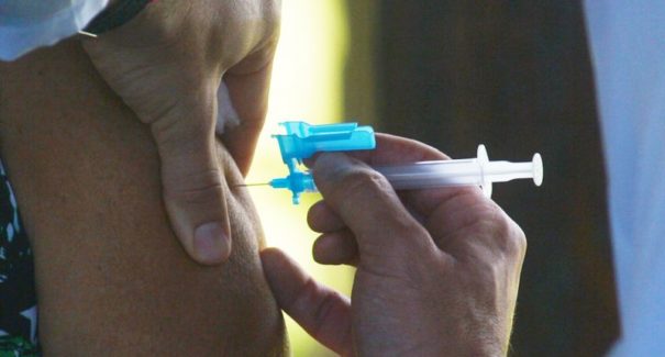 Veja quem pode se vacinar contra a Covid-19 nesta terça-feira