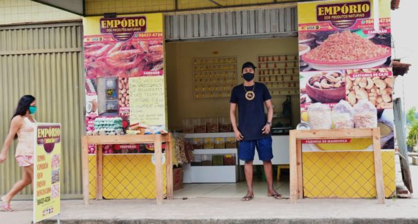 Comerciantes criam banca solidária para doações de alimentos