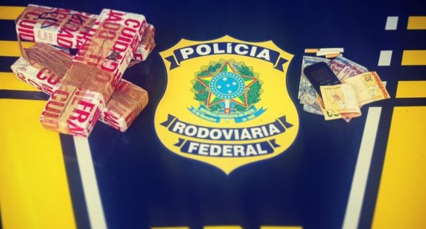 Homem é preso suspeito de transportar droga dentro de Van