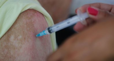 Pessoas com Comorbidades e idosos a partir de 60 anos são vacinados em Ribamar