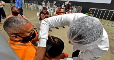 Vacinação de rodoviários e agentes de limpeza segue nesta sexta e sábado em São Luís