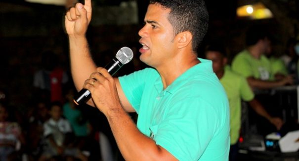 Justiça determina recondução do prefeito Calvet Filho ao cargo