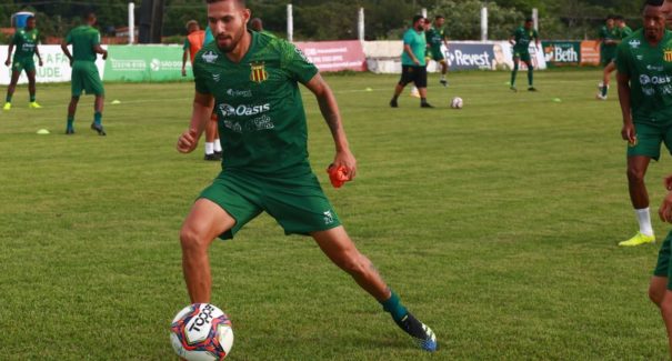 Sampaio anuncia contratação do zagueiro Nilson Júnior
