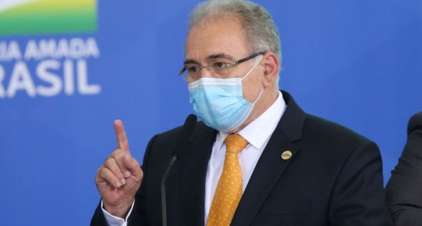 Queiroga anuncia compra de mais 100 milhões de vacinas da Pfizer