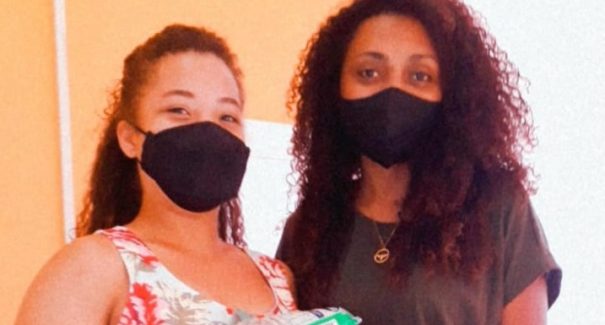 Estúdio de beleza promove ação solidária com arrecadação de alimentos