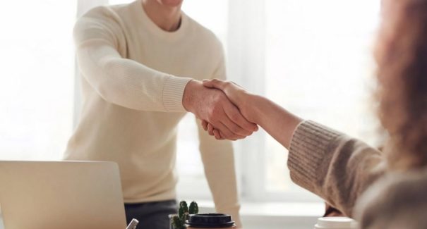 Anunciado projeto de lei que deve igualar salários entre homens e mulheres