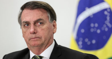 Com soluço há mais de 10 dias, Bolsonaro é internado em hospital de Brasília