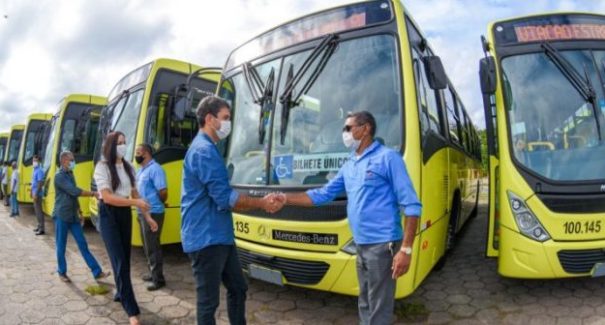 Prefeitura de São Luís entrega 28 ônibus para o transporte coletivo da capital