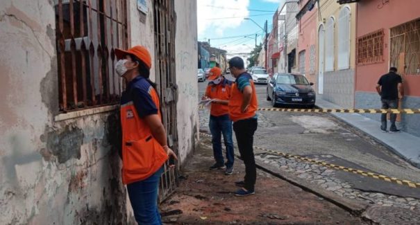 Defesa Civil realiza vistoria em prédio que incendiou na Madre Deus