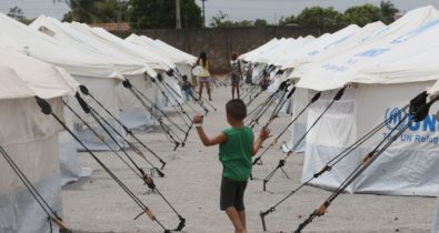 Refugiados no Brasil vêem futuro através de educação, saúde e esporte