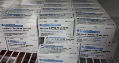 Mais 942 mil doses da vacina da Janssen chegam ao Brasil
