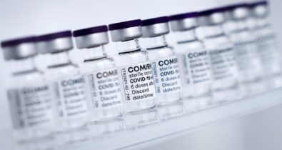 Com mais 936 mil doses, Pfizer completa entrega de vacinas da semana