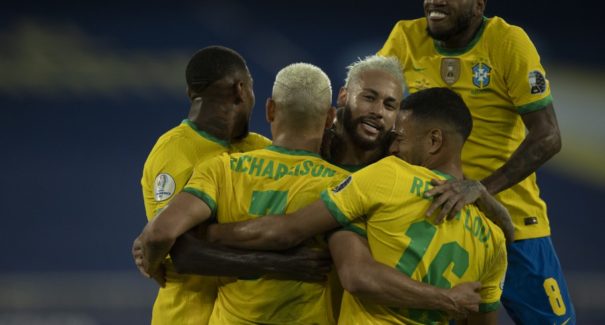 Brasil goleia seleção peruana e segue 100% na Copa América