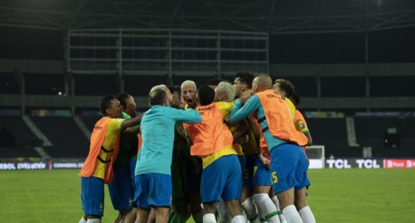 Copa América: Brasil vence Colômbia no fim em duelo com gol polêmico