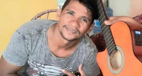 Cantor maranhense pede para não ser confundido com Lázaro