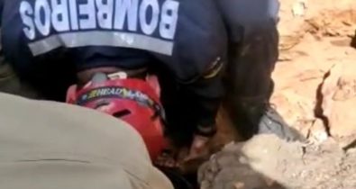 Vídeo: Bombeiros resgatam criança que caiu de um buraco em Timon