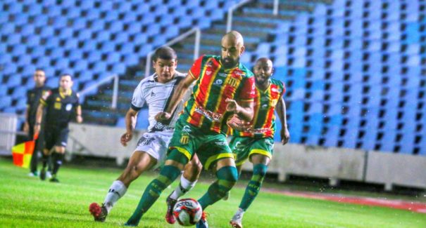 Com gol no último lance, Sampaio bate Ponte Preta na Série B