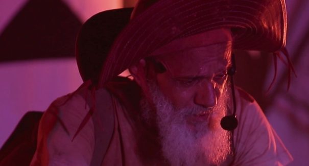 Urias de Oliveira apresenta versão solitária de Dom Quixote neste sábado