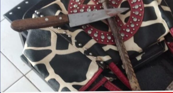 Mulher é presa após usar faca para revidar agressão do companheiro